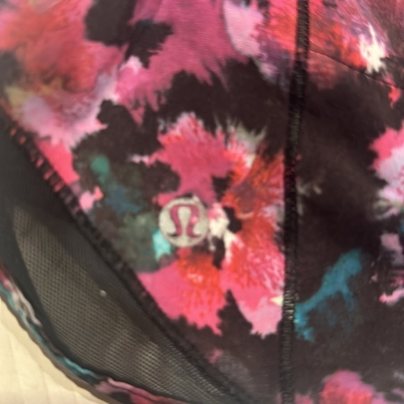 Lululemon shorty hot shorts with back pocket pull strings midnight bloom floral - Picture 5 of 11